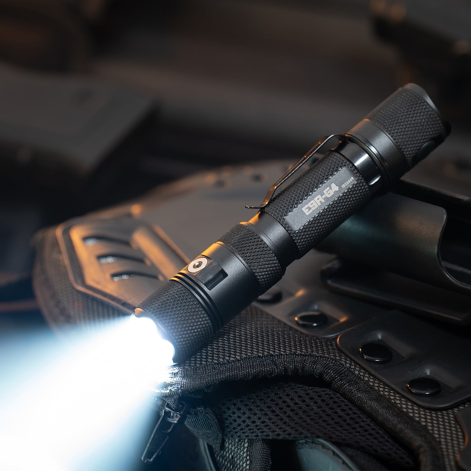 best rechargeable flashlight 240 volt E9R-G4